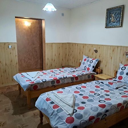 Kovacha Guest House Радуил Екстериор снимка