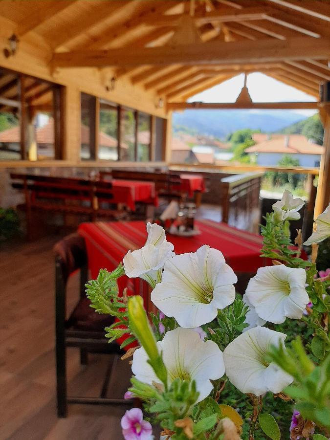 Kovacha Guest House Радуил Екстериор снимка