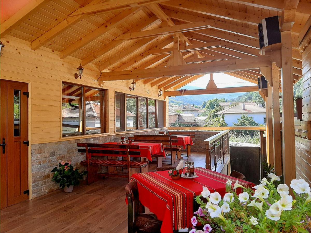 Kovacha Guest House Радуил Екстериор снимка