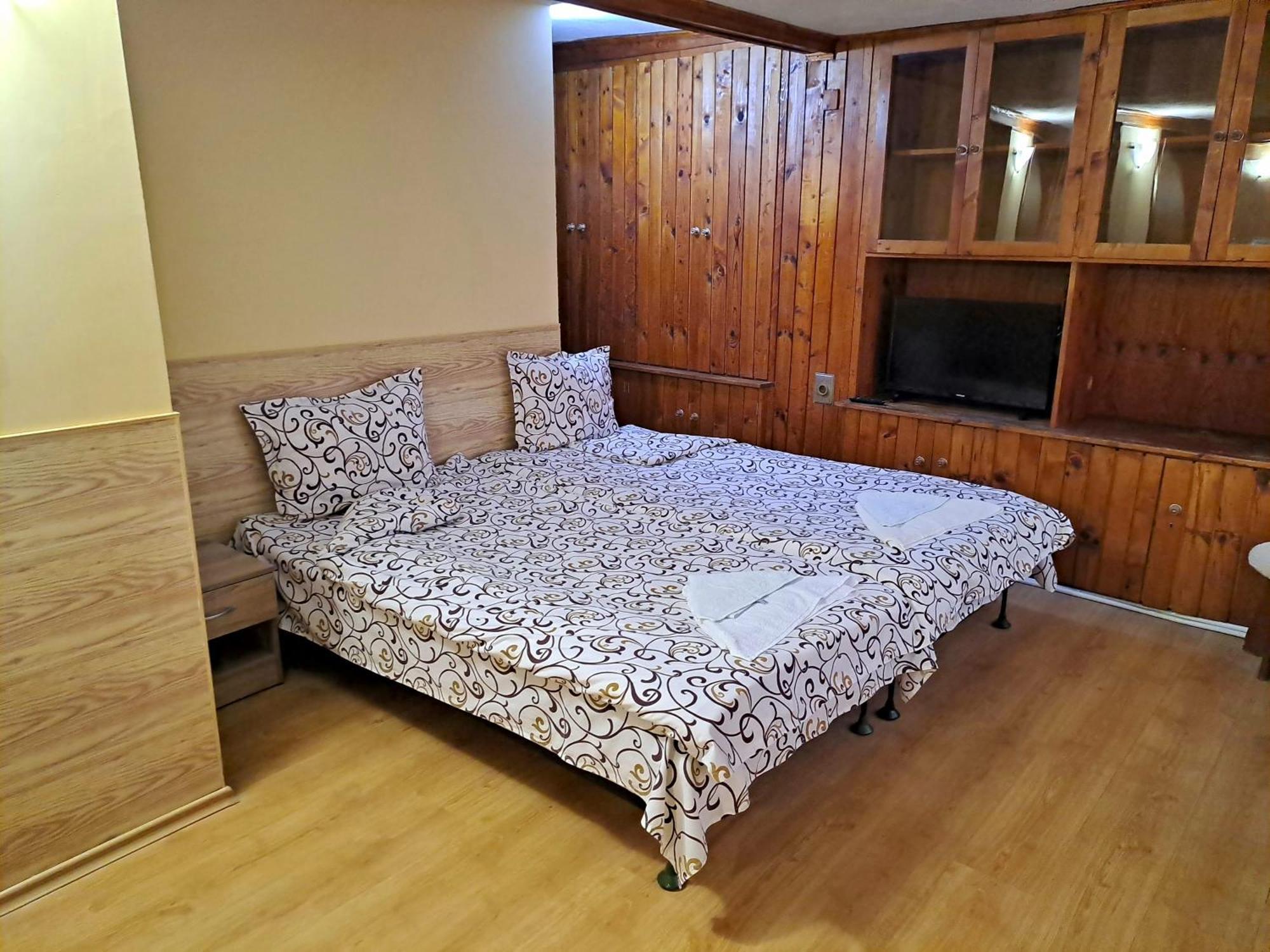 Kovacha Guest House Радуил Екстериор снимка